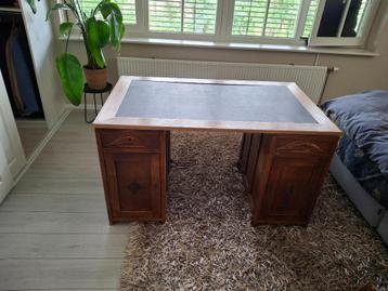 Klassiek bureau (vintage) beschikbaar voor biedingen