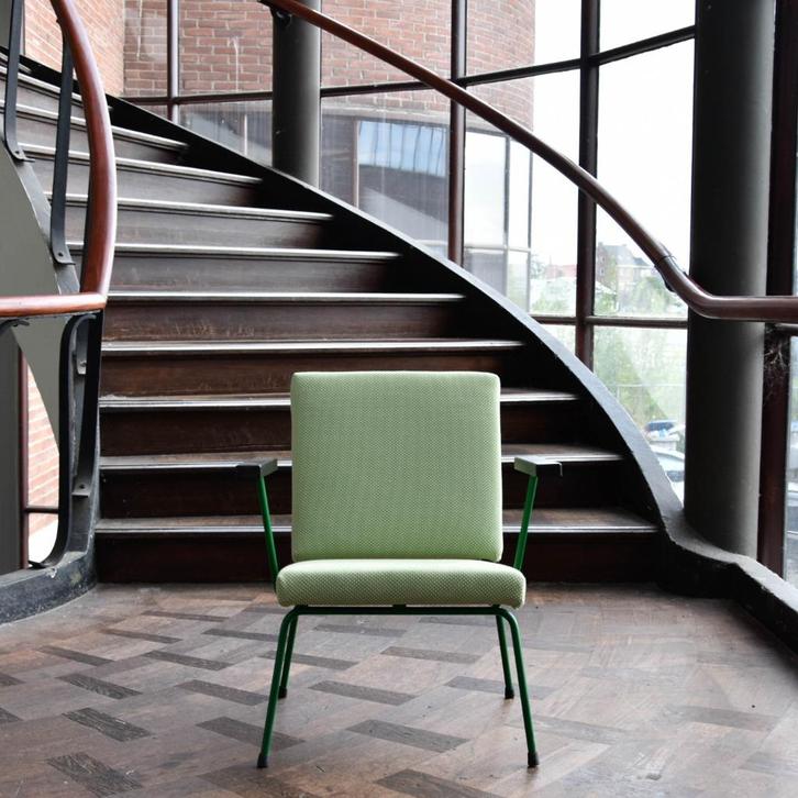 Gispen 1401 fauteuil, Huis en Inrichting, Fauteuils, Zo goed als nieuw, Stof, 50 tot 75 cm, Minder dan 75 cm, Ophalen of Verzenden