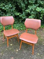 2 eetkamerstoelen (vintage/skai/jaren60), Gebruikt, Twee, Bruin, Hout