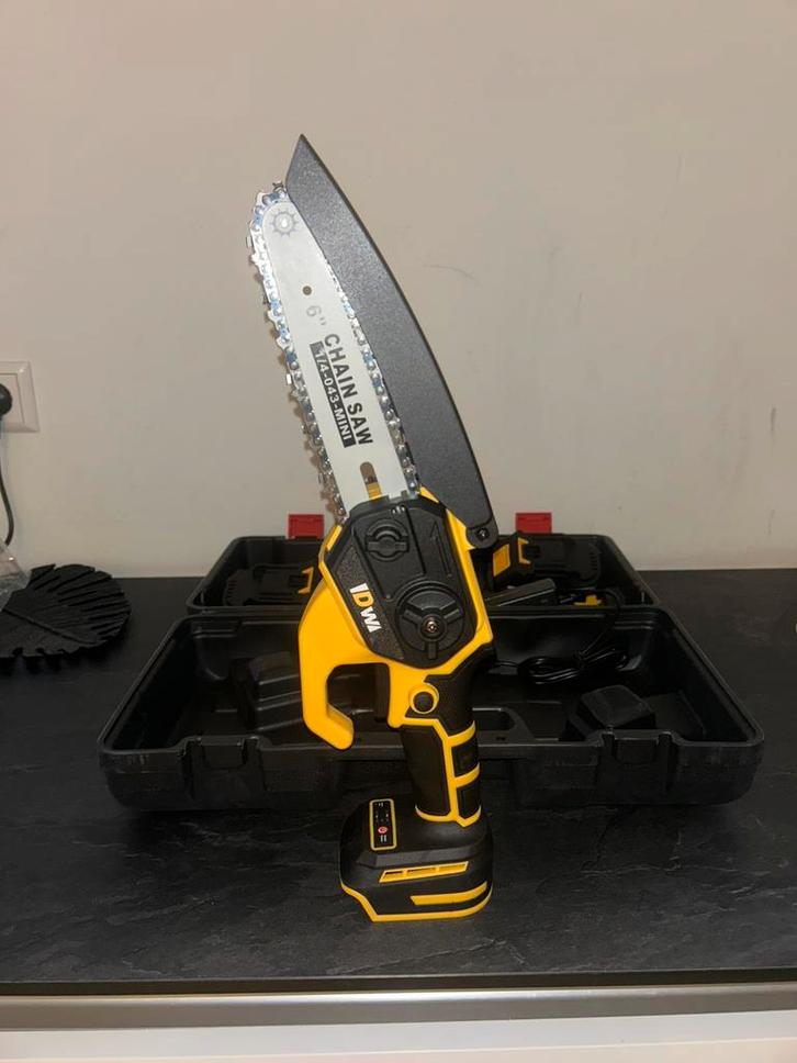 NIEUWE DW draagbare hand kettingzaag met 2 laders, Tuin en Terras, Hand-tuingereedschap, Nieuw, Overige soorten, Ophalen of Verzenden