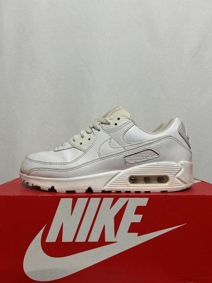 Maat 41 - Nike Air Max 90 Leather Triple White, Kleding | Heren, Schoenen, Zo goed als nieuw, Sneakers of Gympen, Wit, Verzenden