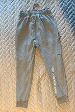 Nike grijze jongingbroek maat S, Kleding | Heren, Sportkleding, Ophalen of Verzenden, Zo goed als nieuw, Grijs, Algemeen