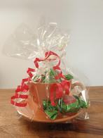 Oranje kop en schotel met chocolaatjes🌟, Overige materialen, Nieuw, Ophalen of Verzenden, Effen