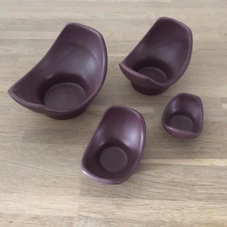 Aubergine pindasetje - plateel? Pinda-setje, Verzamelen, Retro, Huis en Inrichting, Ophalen of Verzenden