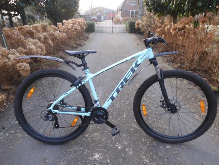 Prachtige 29 inch Trek Marlin 4 met 21 versnellingen, Fietsen en Brommers, Fietsen | Mountainbikes en ATB, Zo goed als nieuw, Trek