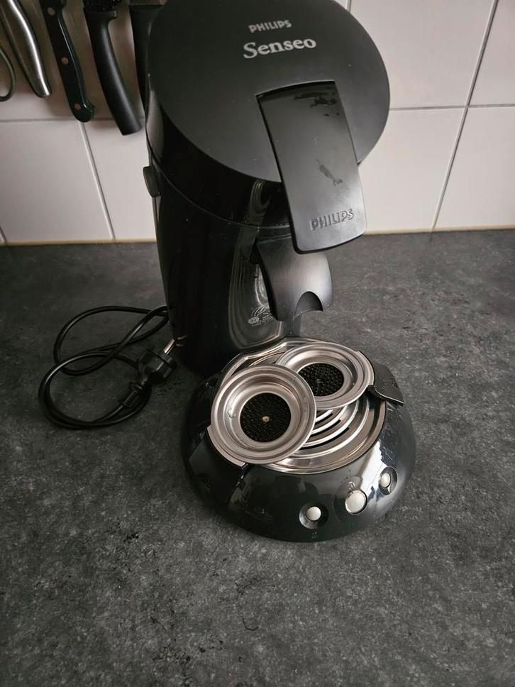 Philips Senseo in goed uitziend/werkend incl 2 padhouders, Witgoed en Apparatuur, Koffiezetapparaten, Zo goed als nieuw, Koffiepads en cups