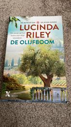 Lucinda Riley - De olijfboom, Lucinda Riley, Ophalen of Verzenden, Zo goed als nieuw