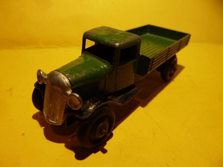 DINKY TOYS: FLAT TRUCK   25 A TYPE 3 uit 1947  PRIJS € 25.=, Hobby en Vrije tijd, Modelauto's | 1:43, Gebruikt, Bus of Vrachtwagen