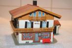 HO Oostenrijks / Duits Woonhuis met Winkel., Hobby en Vrije tijd, Modeltreinen | H0, Gelijkstroom of Wisselstroom, Brug, Tunnel of Gebouw