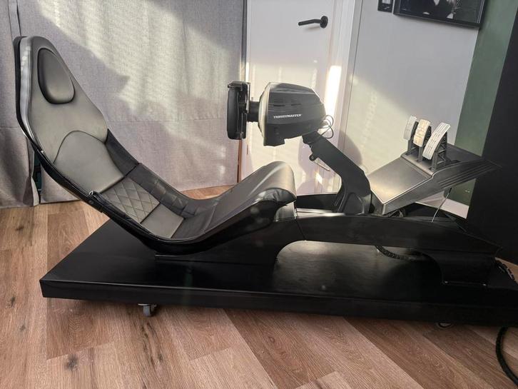 Playseat F1 & Trustmaster T300 RS GT en F1 stuur, Spelcomputers en Games, Spelcomputers | Overige Accessoires, Gebruikt, Ophalen