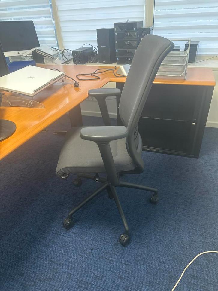 Interstuhl bureaustoeen ergonomisch en comfortabel, Huis en Inrichting, Bureaustoelen, Gebruikt, Zwart, Ergonomisch, Ophalen