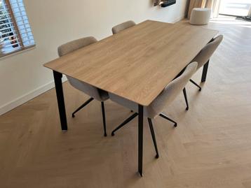 IKEA uitschuifbare eettafel – 180/240 x 100 cm – eiken/zwart beschikbaar voor biedingen