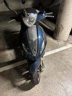 Piaggio New Fly 2014, Fietsen en Brommers, Scooters | Piaggio, Ophalen, Zo goed als nieuw, Benzine, Fly