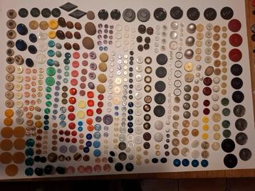 31. Vintage . Heeel veeel knopen. You see, what you  get. beschikbaar voor biedingen
