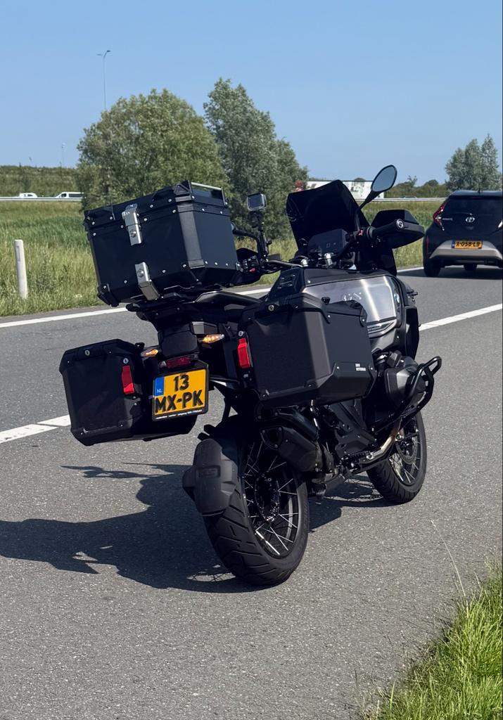 BMW R 1300 GS Adventure met BMW koffers + Akrapovic, Motoren, Quads en Trikes, 2 cilinders, Ophalen