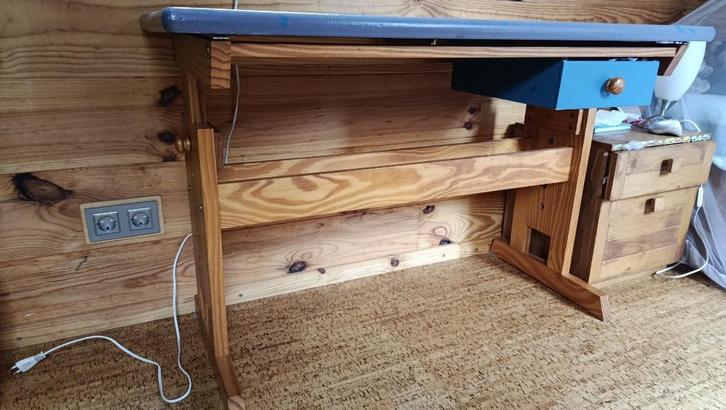 Bureau verstelbaar, Huis en Inrichting, Bureaus, Gebruikt, Bureau, In hoogte verstelbaar, Ophalen