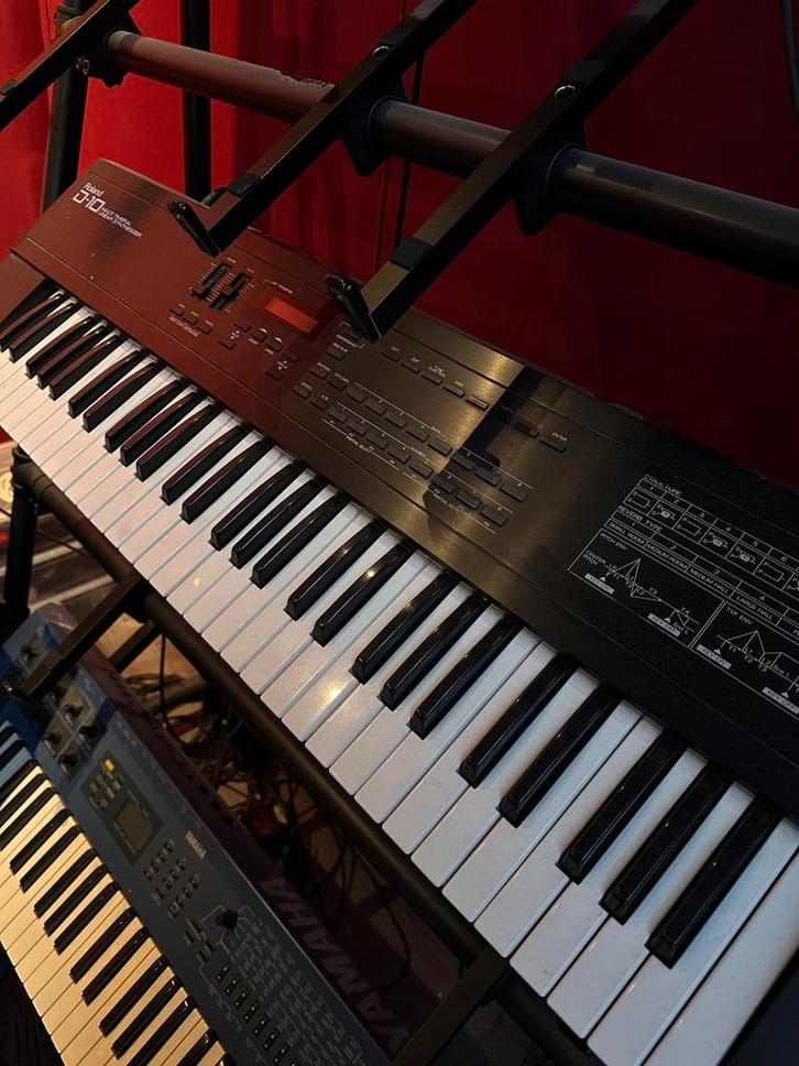 Roland D-10 Synthesizer, Muziek en Instrumenten, Keyboards, Zo goed als nieuw, 61 toetsen, Roland, Midi-aansluiting, Ophalen