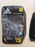 Scheenbeschermers M Adidas zgan 164 170, Ophalen of Verzenden, Zo goed als nieuw, Jongen, Sport- of Zwemkleding