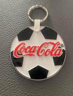Sleutelhanger Coca-cola in voetbal vorm., Ophalen of Verzenden, Merk