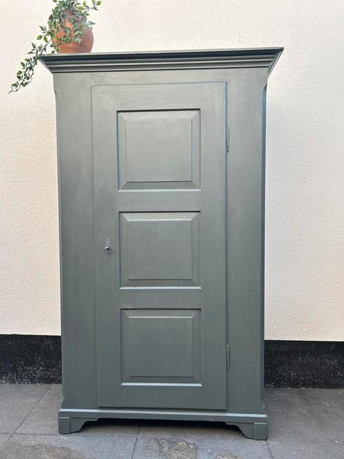 Vintage eendeurs kast, Huis en Inrichting, Kasten | Overige, Ophalen of Verzenden