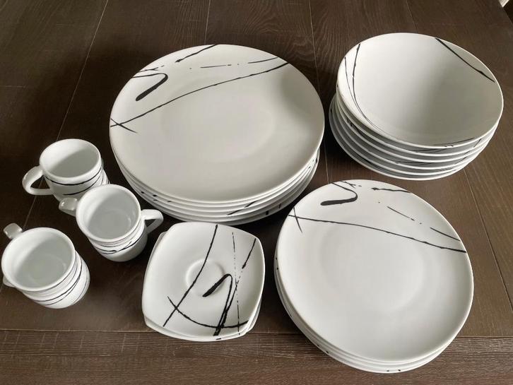 Mooie serviesset Excelsa zwart-wit, Huis en Inrichting, Keuken | Servies, Zo goed als nieuw, Kop(pen) en/of Schotel(s), Overige stijlen