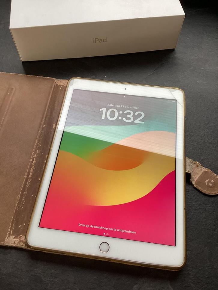 Apple iPad 6th Gen 32GB Wifi, Computers en Software, Apple iPads, Zo goed als nieuw, 10 inch, 32 GB, Grijs, Ophalen of Verzenden