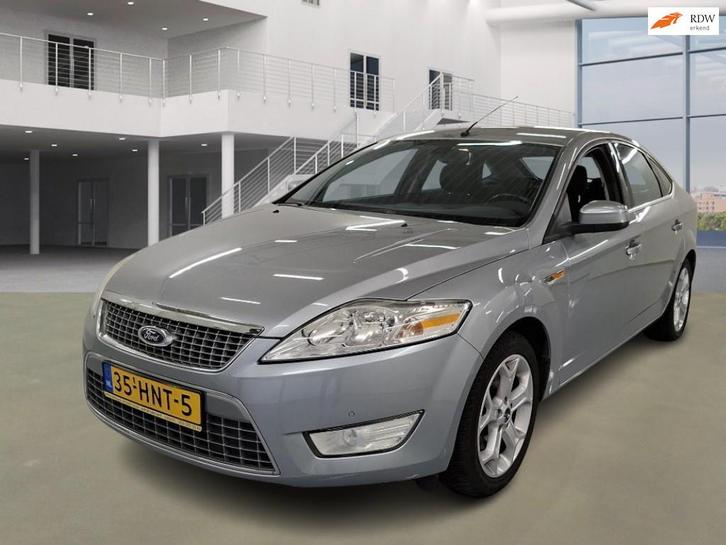 Ford Mondeo 2.0-16V Titanium NAVI PSENSOR CRUISE TREKHAAK 2, Auto's, Ford, Bedrijf, Te koop, Mondeo, Benzine, Euro 4, B, Hatchback