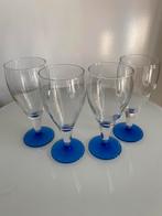 4 grote vintage luminarc water/wijnglazen blauwe voet, Ophalen of Verzenden, Zo goed als nieuw, Overige typen