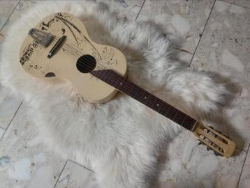 Mooie witte gitaar Perl Gold beschikbaar voor biedingen
