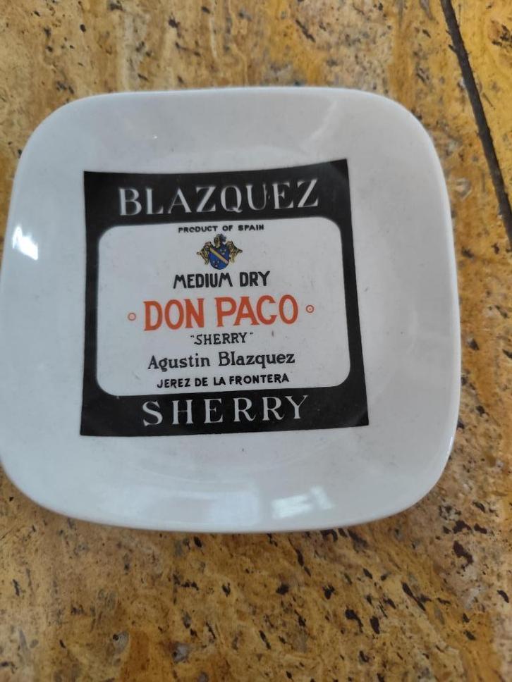 Porseleinen schaaltje/asbak Agustin Blazquez Sherry Spanje, Antiek en Kunst, Antiek | Porselein, Ophalen of Verzenden