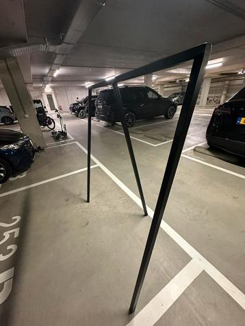 HAY loop stand wardrobe / kledingrek zwart beschikbaar voor biedingen