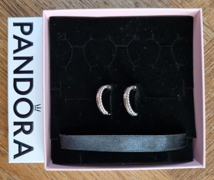 Originele Pandora zilveren oorringen.Één keer gepast., Sieraden, Tassen en Uiterlijk, Oorbellen, Zo goed als nieuw, Zilver, Zilver