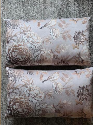 Kussens beschikbaar voor biedingen