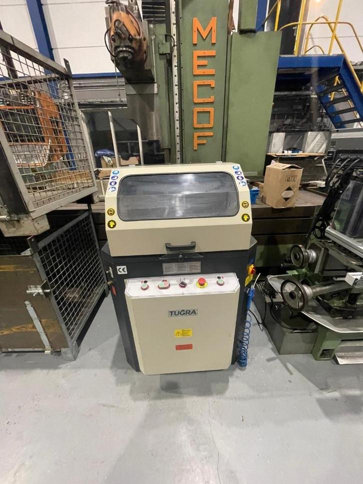 TUGRA aluminium zaagmachine type AC 550 zeer nette staat, Doe-het-zelf en Verbouw, Gereedschap | Zaagmachines, Gebruikt, Afkortzaag