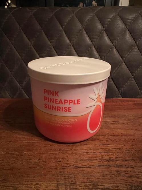 *NIEUW* diverse ZOMER 3-wick kaarsen van Bath & Body Works, Huis en Inrichting, Woonaccessoires | Kandelaars en Kaarsen, Zo goed als nieuw
