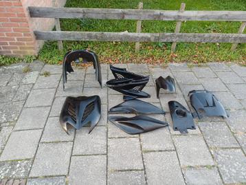 Yamaha Aerox Kappenset mat zwart beschikbaar voor biedingen