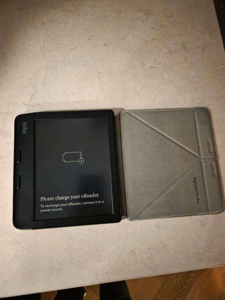 Kobo Libra 2 32GB Zwart + Hoes - Zo goed als nieuw!, Computers en Software, E-readers, Zo goed als nieuw, 7 inch, 16 GB of meer