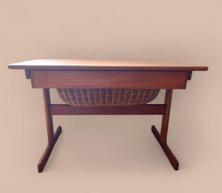 Deense Kai Kristiansen Vildbjerg jaren 60 bijzettafel, Huis en Inrichting, Tafels | Bijzettafels, Gebruikt, Rechthoekig, Minder dan 45 cm