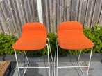 2 vintage retro oranje barkrukken zithoogte 80cm, Huis en Inrichting, Barkrukken, 2 krukken, Ophalen, Gebruikt, 60 tot 90 cm