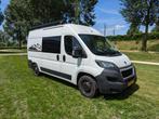 Peugeot Boxer 2018 L2H2 Zelfbouw Off-Grid Camper 2p, Auto's, Voorwielaandrijving, Euro 6, Overige carrosserieën, 2500 kg