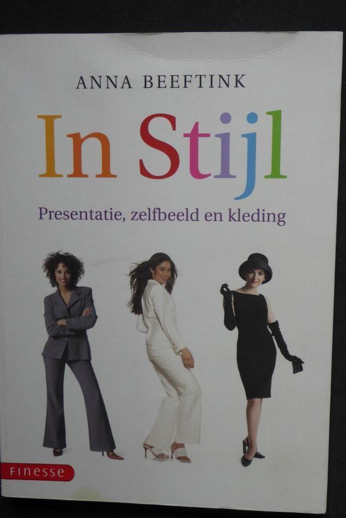 In Stijl - praktische gids voor vrouwen door Anna Beeftink, Boeken, Mode, Zo goed als nieuw, Mode algemeen, Verzenden