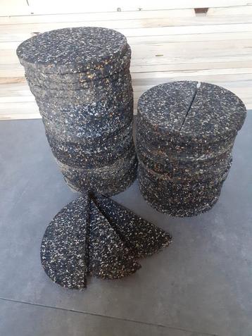 Tegeldragers rubber 40 st. beschikbaar voor biedingen