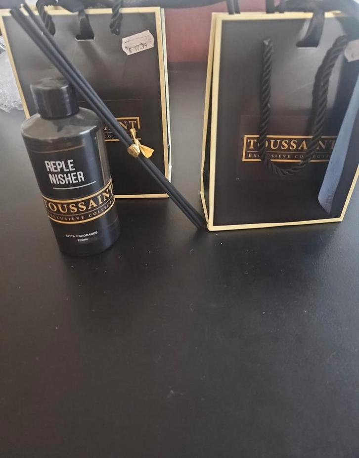 Toussaint geurstokjes – luxe giftset nieuw in tas, Huis en Inrichting, Woonaccessoires | Kandelaars en Kaarsen, Zo goed als nieuw