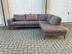Grijze hoekbank van microleder - bezorging mogelijk, Huis en Inrichting, Banken | Bankstellen, 250 tot 300 cm, Hoekbank, Ophalen of Verzenden