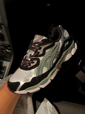 Asics Sneakers Maat 40 beschikbaar voor biedingen