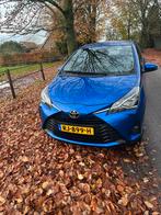 Toyota Yaris 1.0 16V Vvti 5DR 2017 Blauw. Net APK GEKEURD, Auto's, Toyota, Voorwielaandrijving, Stof, Blauw, Origineel Nederlands