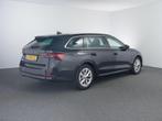 Skoda Octavia Combi 1.5 TSI First Edition | Matrix | Carplay, Stof, 4 cilinders, 150 pk, Zwart