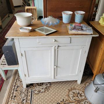 Brocante oude lage kast kastje commode keukenkastje beschikbaar voor biedingen