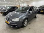 Volkswagen Jetta 1.6 Trendline / RIJDT SCHAKELT GOED / NETTE, Voorwielaandrijving, Gebruikt, Parkeersensor, 4 cilinders