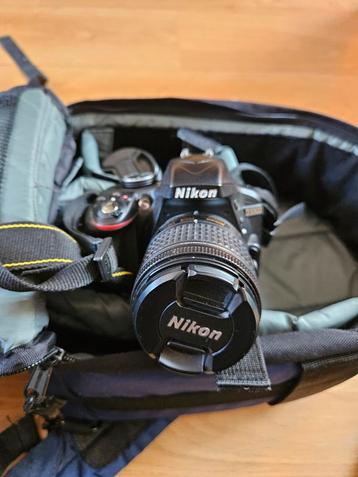 Nikon D3300 Spiegelreflexcamera met Tas beschikbaar voor biedingen
